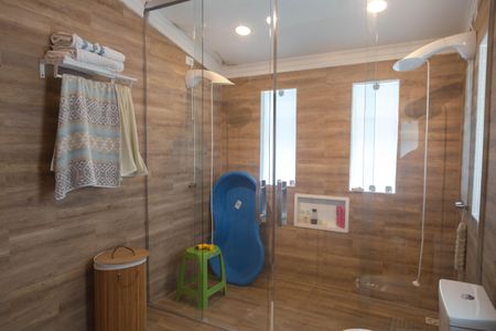 Casa à venda com 350m², 3 quartos e 3 vagas Casa à venda com 350m², 3 quartos e 3 vagasBanheiro da Suíte 1