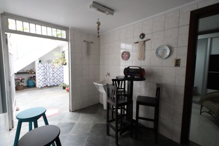 Casa à venda com 250m², 4 quartos e 2 vagasÁrea de Serviço