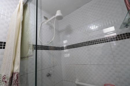 Casa à venda com 250m², 4 quartos e 2 vagascasa 2 -Banheiro