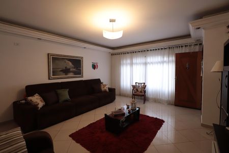 Casa à venda com 250m², 4 quartos e 2 vagasSala