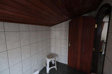 Casa à venda com 250m², 4 quartos e 2 vagascasa 2 -Banheiro
