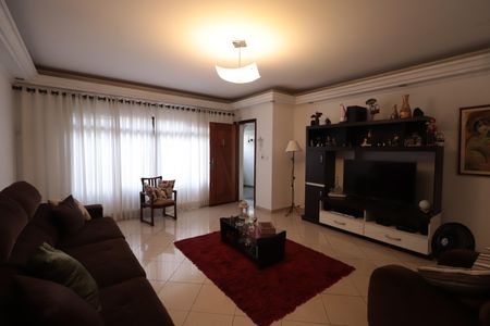 Casa à venda com 250m², 4 quartos e 2 vagasSala