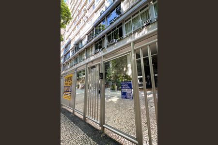 Apartamento à venda com 60m², 2 quartos e sem vagaFachada e Plaquinha