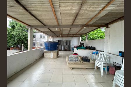 Casa à venda com 76m², 1 quarto e 6 vagas Casa à venda com 76m², 1 quarto e 6 vagasTerraço