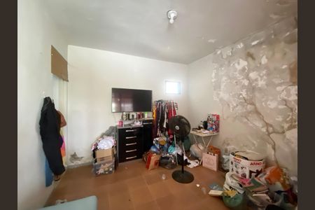 Casa à venda com 76m², 1 quarto e 6 vagas Casa à venda com 76m², 1 quarto e 6 vagasSala
