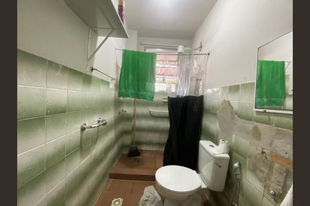 Casa à venda com 76m², 1 quarto e 6 vagas Casa à venda com 76m², 1 quarto e 6 vagasBanheiro