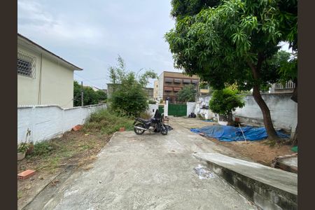 Casa à venda com 76m², 1 quarto e 6 vagas Casa à venda com 76m², 1 quarto e 6 vagasQuintal