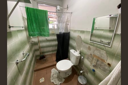 Casa à venda com 76m², 1 quarto e 6 vagas Casa à venda com 76m², 1 quarto e 6 vagasBanheiro