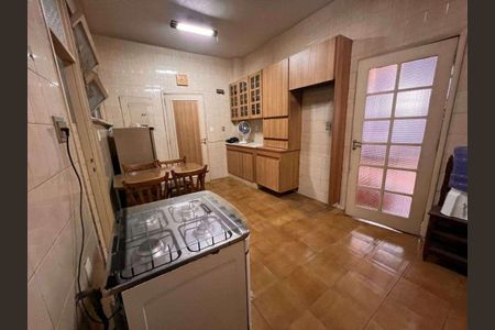 Apartamento à venda com 180m², 3 quartos e sem vaga