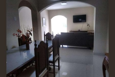 Apartamento à venda com 120m², 3 quartos e sem vaga