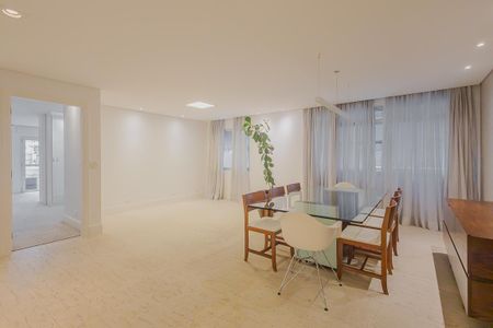 Apartamento à venda com 240m², 4 quartos e 2 vagasSala de Jantar