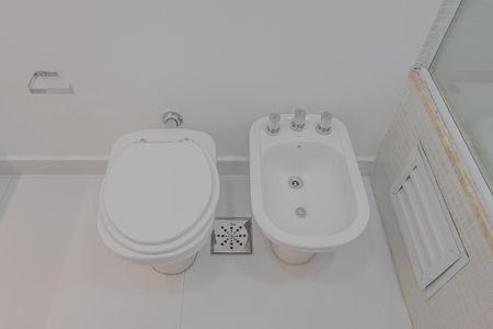 Apartamento à venda com 240m², 4 quartos e 2 vagasBanheiro da Suíte 2