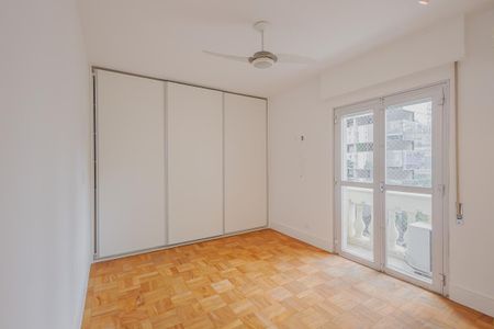 Apartamento à venda com 240m², 4 quartos e 2 vagasSuíte 1