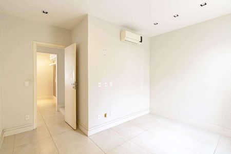 Apartamento à venda com 205m², 3 quartos e 1 vaga