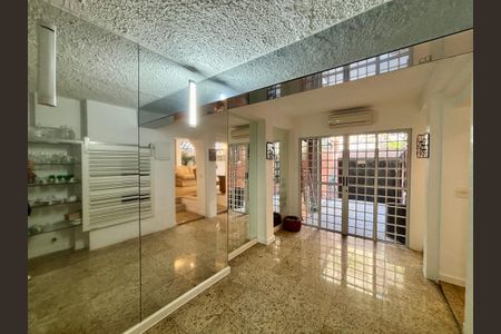 Casa à venda com 160m², 4 quartos e 1 vagaCorredor