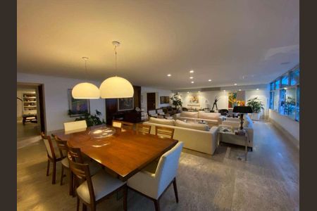 Apartamento à venda com 340m², 4 quartos e 1 vaga