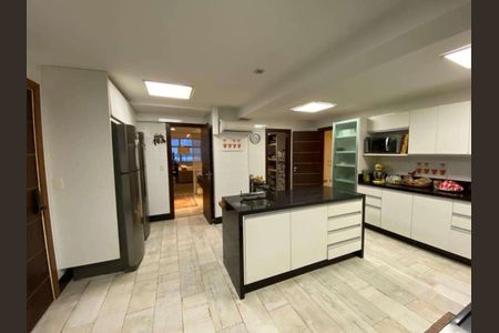 Apartamento à venda com 340m², 4 quartos e 1 vaga