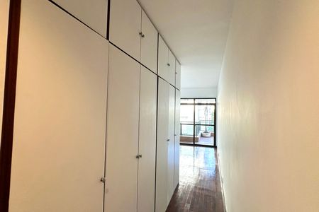 Apartamento à venda com 190m², 3 quartos e 2 vagasSuite 01