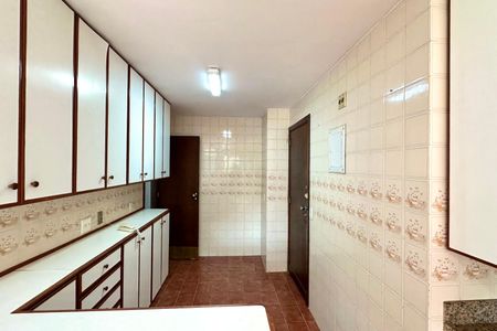 Apartamento à venda com 190m², 3 quartos e 2 vagasCozinha