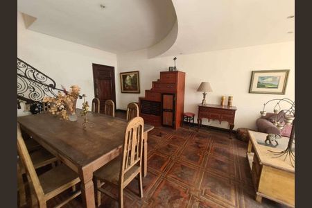 Apartamento à venda com 302m², 5 quartos e 1 vaga