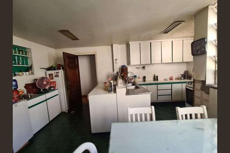 Apartamento à venda com 302m², 5 quartos e 1 vaga