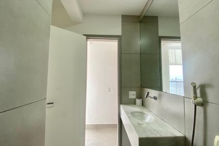 Apartamento à venda com 240m², 3 quartos e 1 vagaBanheiro 2