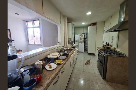 Apartamento à venda com 200m², 3 quartos e 1 vaga