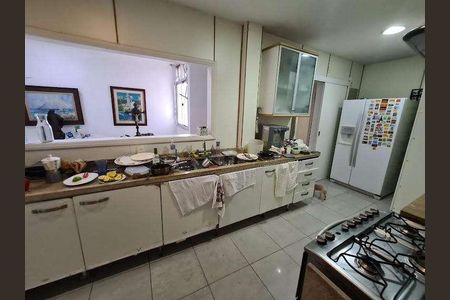 Apartamento à venda com 200m², 3 quartos e 1 vaga