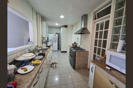 Apartamento à venda com 200m², 3 quartos e 1 vaga