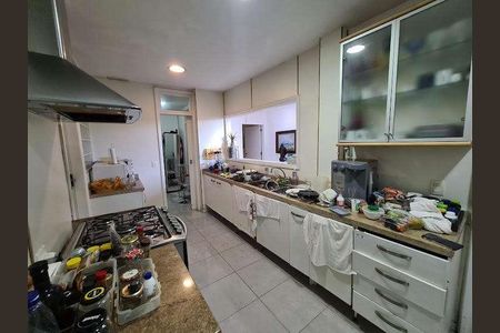 Apartamento à venda com 200m², 3 quartos e 1 vaga
