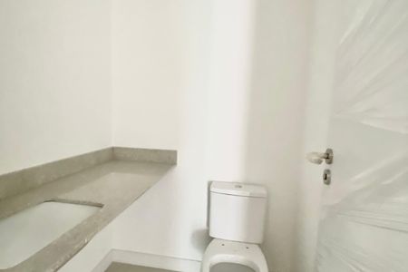 Apartamento à venda com 147m², 3 quartos e 2 vagas Apartamento à venda com 147m², 3 quartos e 2 vagasBanheiro da Suíte 2