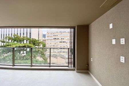 Apartamento à venda com 147m², 3 quartos e 2 vagas Apartamento à venda com 147m², 3 quartos e 2 vagasVaranda da Cozinha