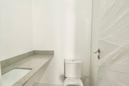 Apartamento à venda com 147m², 3 quartos e 2 vagas Apartamento à venda com 147m², 3 quartos e 2 vagasBanheiro social