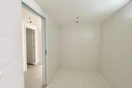 Apartamento à venda com 147m², 3 quartos e 2 vagas Apartamento à venda com 147m², 3 quartos e 2 vagasQuarto de Serviço