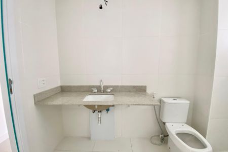 Apartamento à venda com 147m², 3 quartos e 2 vagas Apartamento à venda com 147m², 3 quartos e 2 vagasBanheiro da Suíte 1