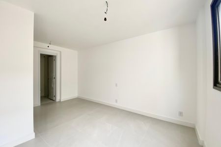 Apartamento à venda com 147m², 3 quartos e 2 vagas Apartamento à venda com 147m², 3 quartos e 2 vagasQuarto