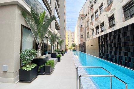Apartamento à venda com 147m², 3 quartos e 2 vagas Apartamento à venda com 147m², 3 quartos e 2 vagasArea comum piscina