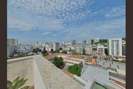 Apartamento à venda com 267m², 4 quartos e 1 vaga