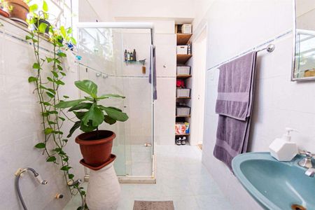 Casa à venda com 157m², 4 quartos e 2 vagas