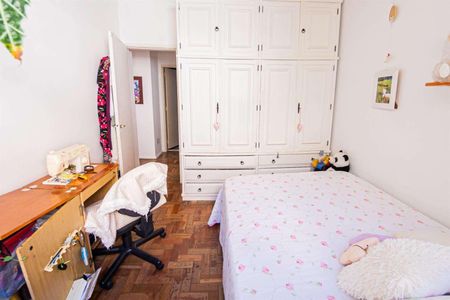 Casa à venda com 157m², 4 quartos e 2 vagas