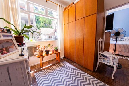 Casa à venda com 157m², 4 quartos e 2 vagas