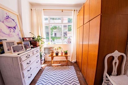 Casa à venda com 157m², 4 quartos e 2 vagas