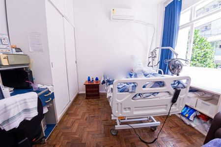 Casa à venda com 157m², 4 quartos e 2 vagas