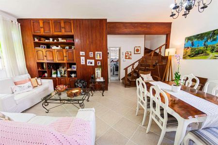 Casa à venda com 157m², 4 quartos e 2 vagas