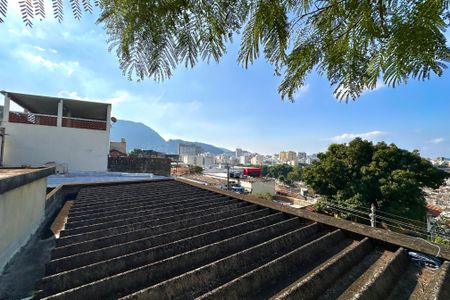 Casa à venda com 150m², 4 quartos e sem vagaTelhado