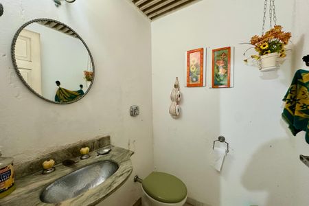 Casa à venda com 150m², 4 quartos e sem vagaLavabo