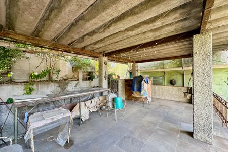 Casa à venda com 150m², 4 quartos e sem vagaÁrea externa