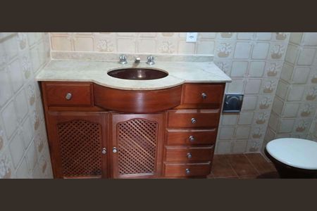 Casa à venda com 212m², 7 quartos e 2 vagas