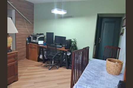 Apartamento à venda com 110m², 2 quartos e 1 vagaSala