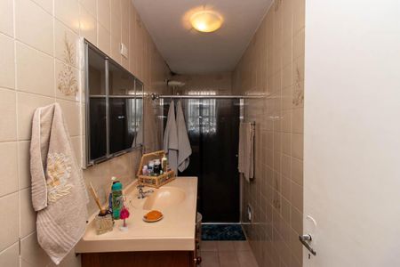 Casa à venda com 247m², 3 quartos e 2 vagas Casa à venda com 247m², 3 quartos e 2 vagasBanheiro da Suíte